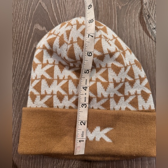 Michael Kors Winter Hat - Picture 4 of 5
